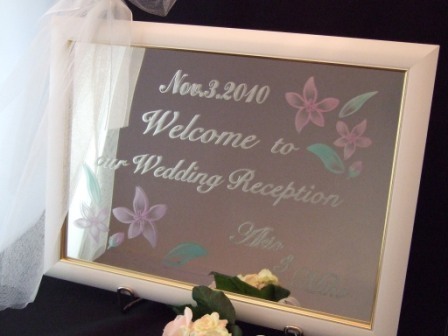 ウェディング / 記念日お祝いにはオリジナルガラス彫刻工房の